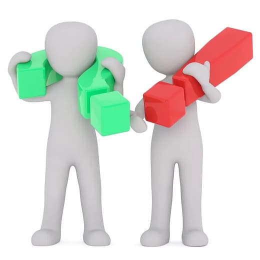 Männchen mit Fragezeichen und Ausrufezeichen: Texter- und Textagentur-FAQ beantwortet häufige Fragen zur Texterstellung.